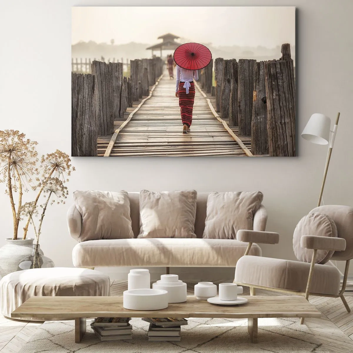 Obraz na płótnie - Kobieta z czerwonym parasolem na drewnianym moście - 70x50cm - Na starym moście - Nowoczesna dekoracja ścienna do salonu i sypialni ARTTOR