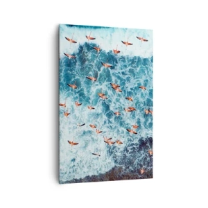 Obraz na płótnie - Różowe flamingi nad błękitnym oceanem z lotu ptaka - 80x120cm - Nadmorska parada - Nowoczesna dekoracja ścienna do salonu i sypialni ARTTOR