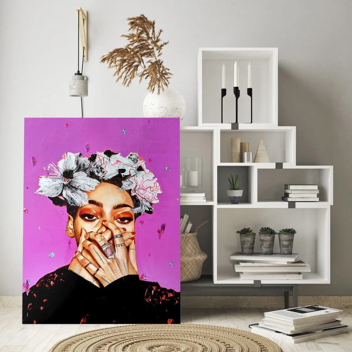 Obraz na szkle - Portret kobiety na różowym tle z kwiatami we włosach - 70x100cm - Trochę szalona - Nowoczesna dekoracja ścienna do salonu i sypialni ARTTOR