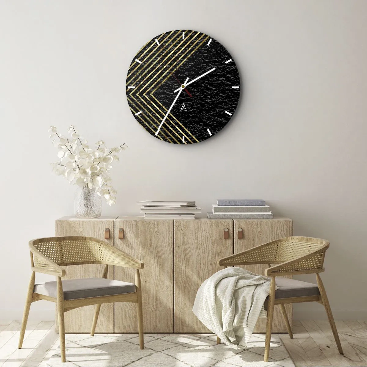Zegar ścienny - Złote linie tworzące romb na czarnym tle - 30x30cm - Geometria w stylu glamour - Nowoczesna dekoracja ścienna do salonu, kuchni i sypialni ARTTOR