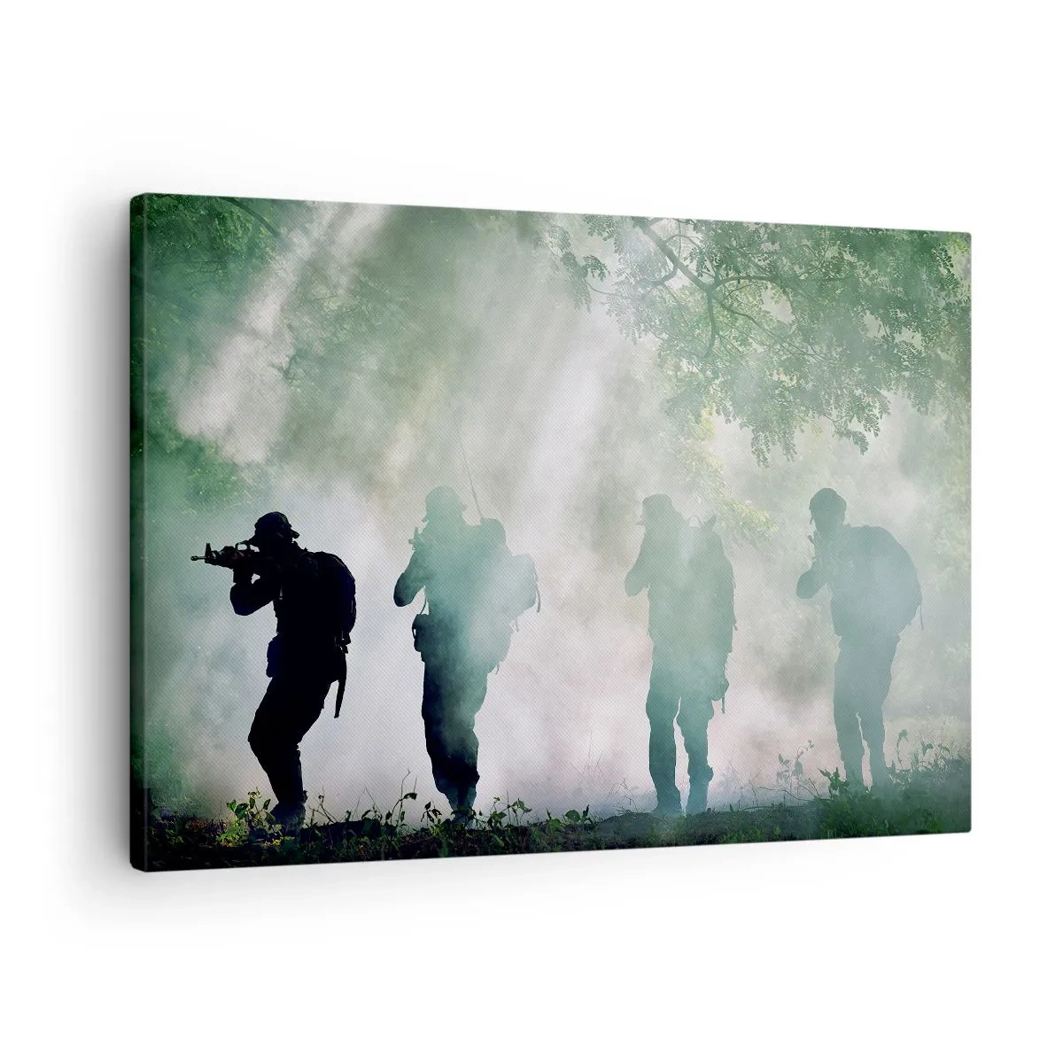 Obraz na płótnie - Sylwetki żołnierzy w lesie w otoczeniu mgły - 70x50cm - Jeden za wszystkich… - Nowoczesna dekoracja ścienna do salonu i sypialni ARTTOR
