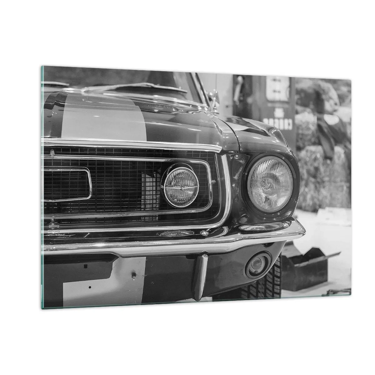 Obraz na szkle - Zbliżenie na przednią część klasycznego samochodu wyścigowego - 120x80cm - Ostra jazda - Nowoczesna dekoracja ścienna do salonu, kuchni i sypialni ARTTOR