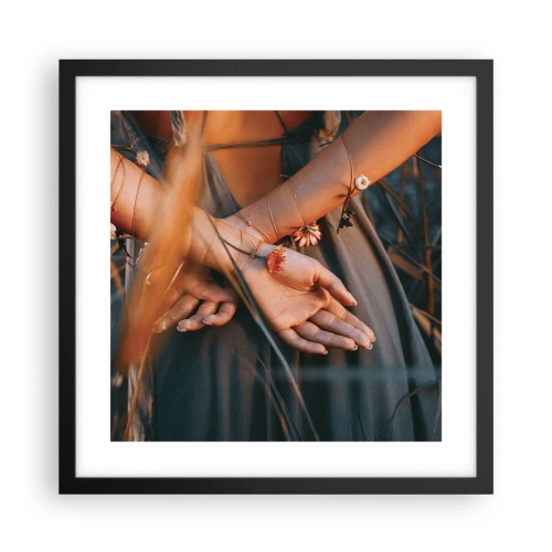 Plakat w czarnej ramie - Związana z naturą - 40x40 cm