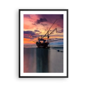 Plakat w czarnej ramie - Statek rybacki na tle zachodzącego słońca na plaży - 50x70cm - Egzotyczny wieczór - Nowoczesna dekoracja ścienna do salonu i sypialni ARTTOR