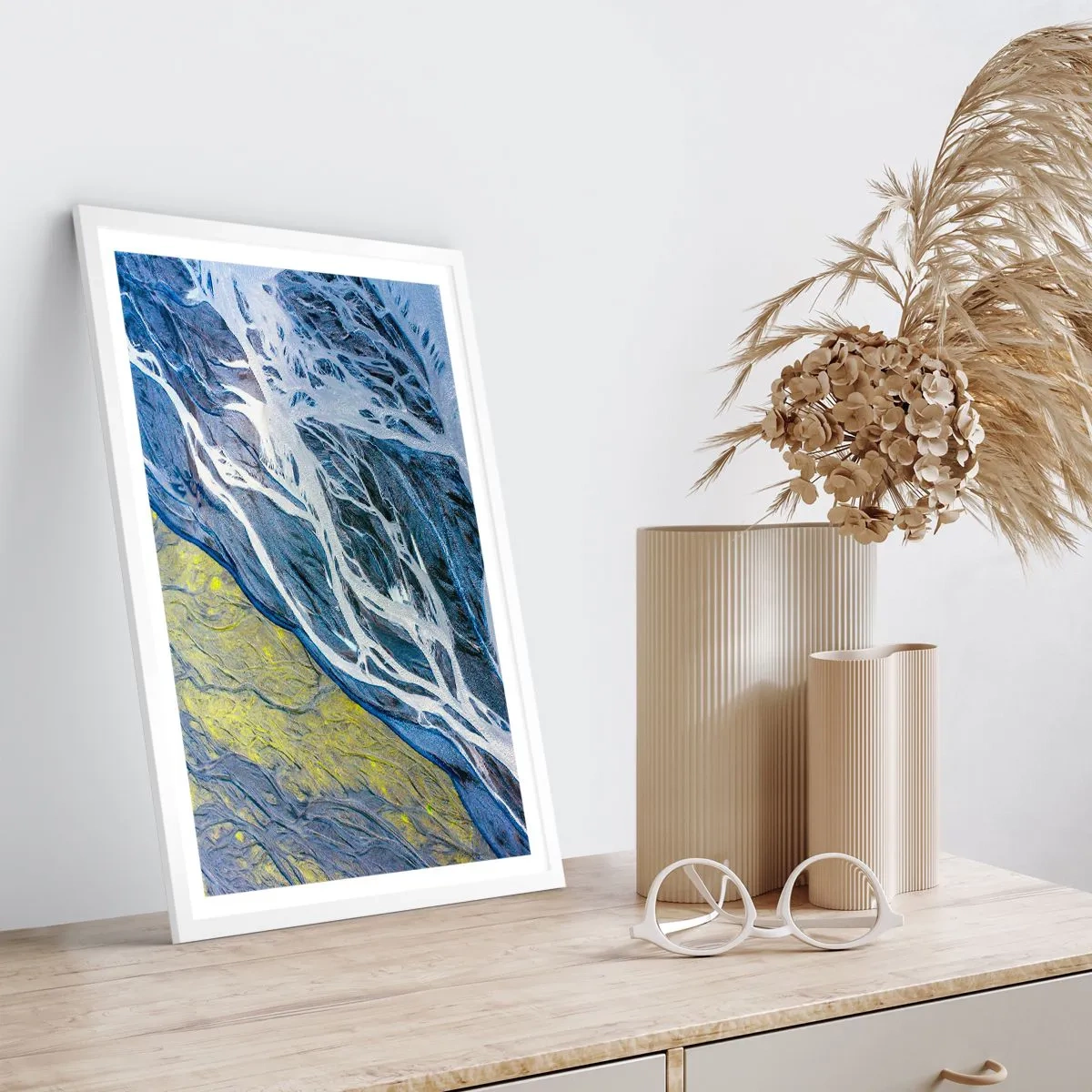 Plakat w białej ramie - Naskalne malowidła natury - 50x70 cm