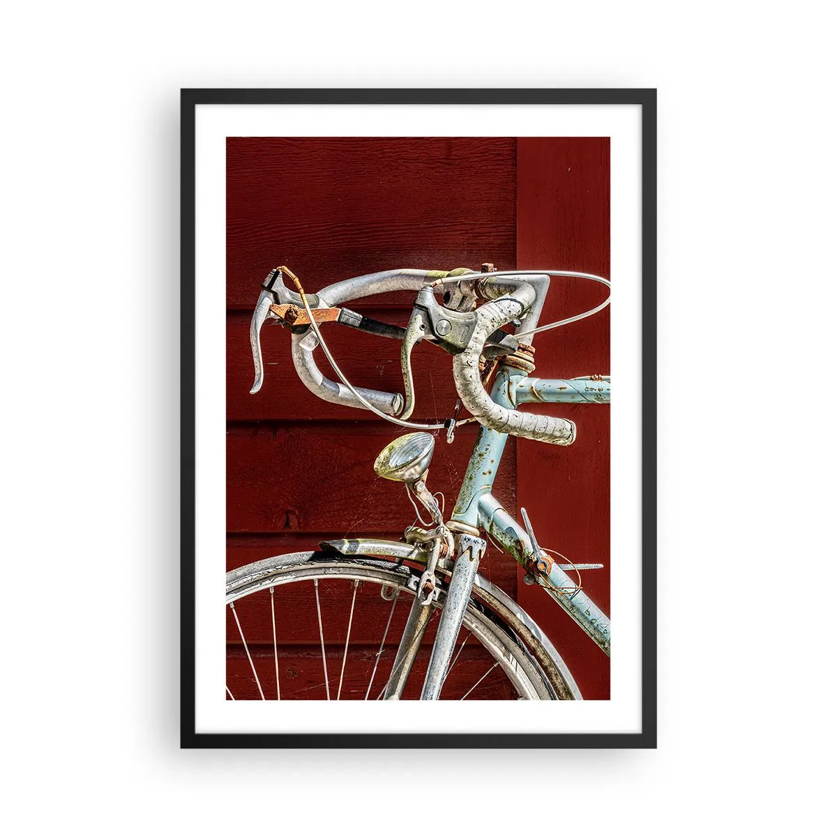 Plakat w czarnej ramie - Stary rower z rdzą na tle czerwonej drewnianej ściany - 50x70cm - Stworzony do zwycięstw - Nowoczesna dekoracja ścienna do salonu i sypialni ARTTOR