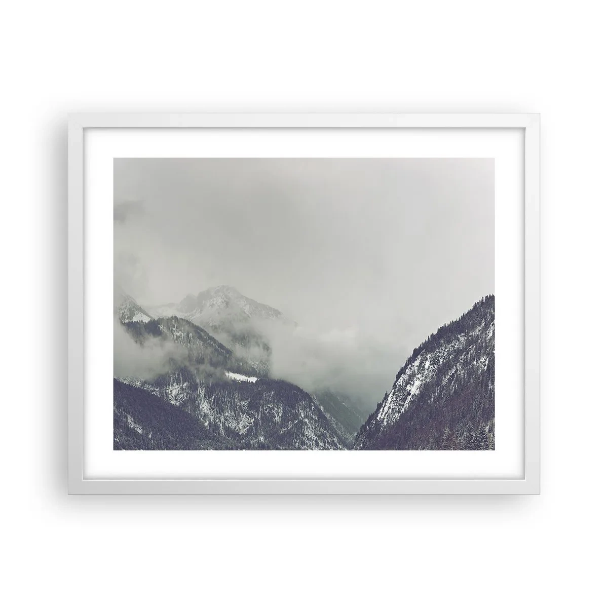 Plakat w białej ramie - Omglona dolina - 50x40 cm