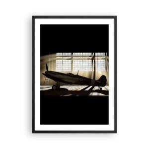 Plakat w czarnej ramie - Historyczny samolot w hangarze z promieniami słońca - 50x70cm - Odpoczynek wojownika - Nowoczesna dekoracja ścienna do salonu i sypialni ARTTOR