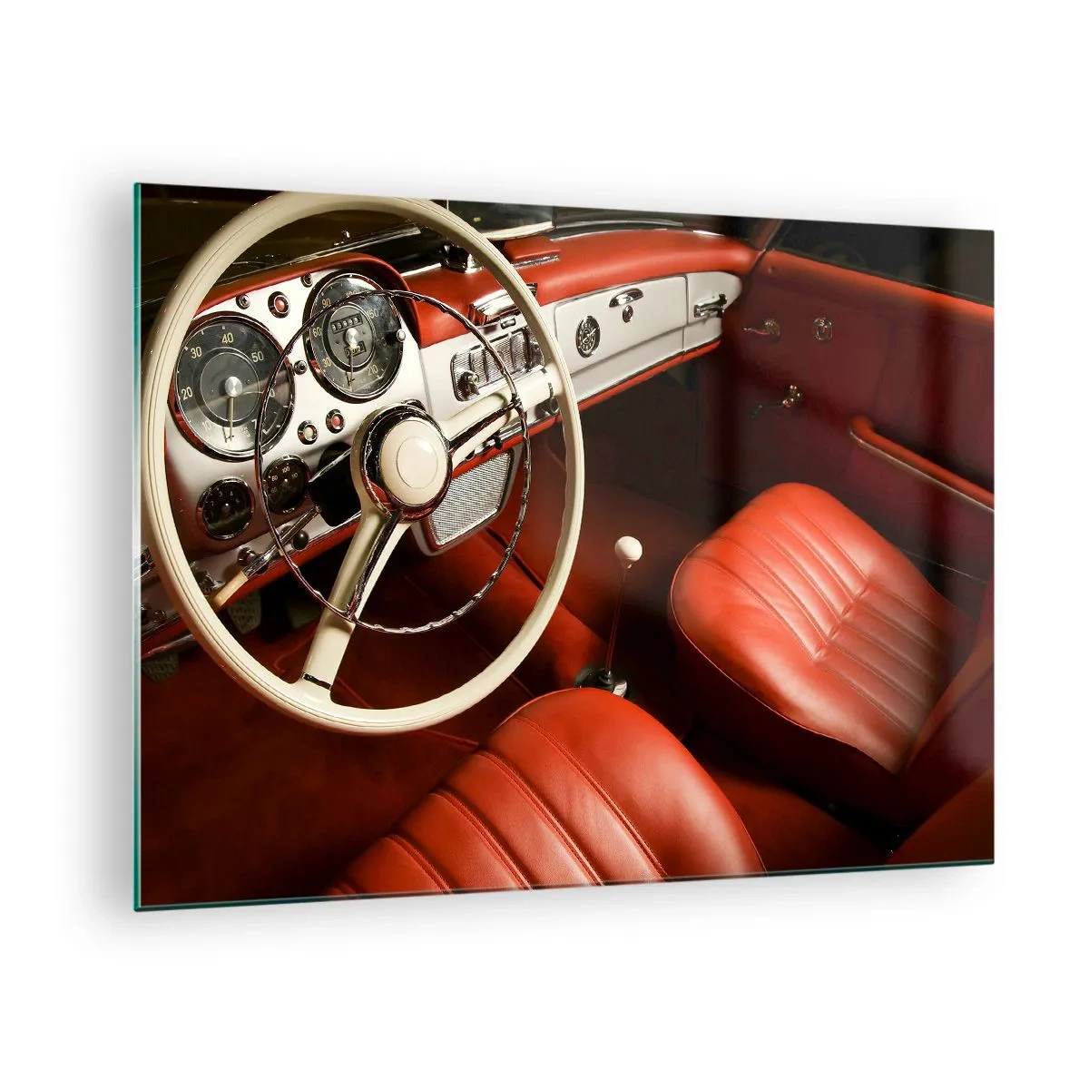 Obraz na szkle - Wnętrze klasycznego samochodu z czerwonymi siedzeniami - 70x50cm - Luksus w stylu vintage - Nowoczesna dekoracja ścienna do salonu i sypialni ARTTOR