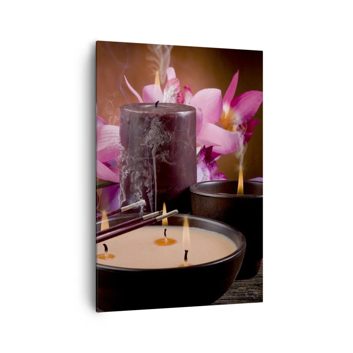 Obraz na płótnie - Figurka Buddy z zapalonymi świecami i kadzidełkami - 70x100cm - Oczyścić umysł, uspokoić ciało - Nowoczesna dekoracja ścienna do salonu i sypialni ARTTOR