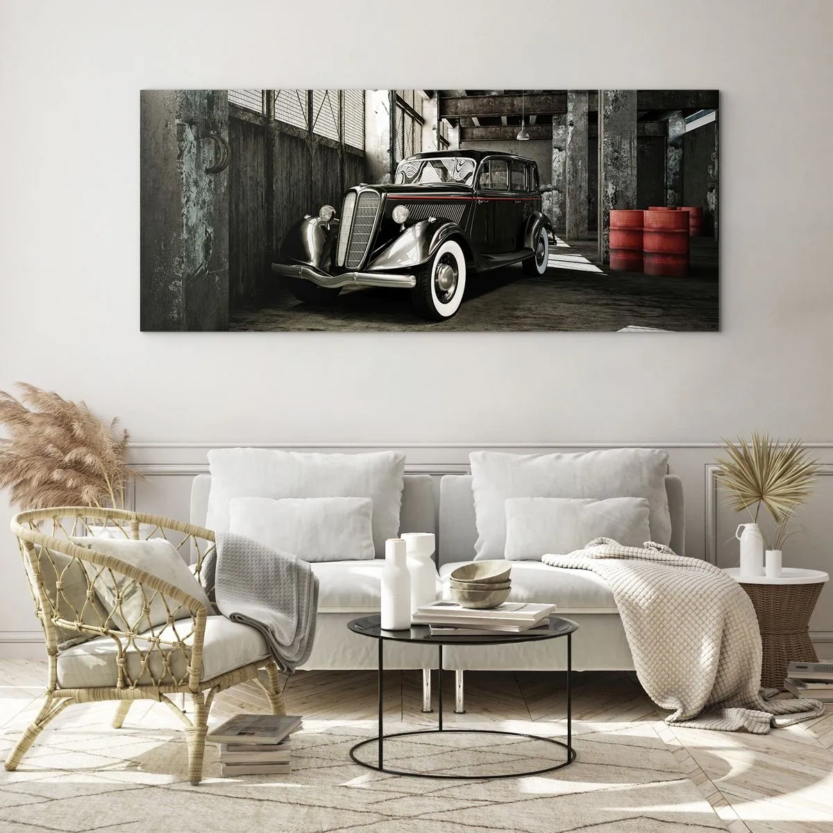 Obraz na szkle - Stylowy retro samochód w surowym magazynie - 160x50cm - Nieprzemijająca elegancja lat 30. - Nowoczesna dekoracja ścienna do salonu i sypialni ARTTOR