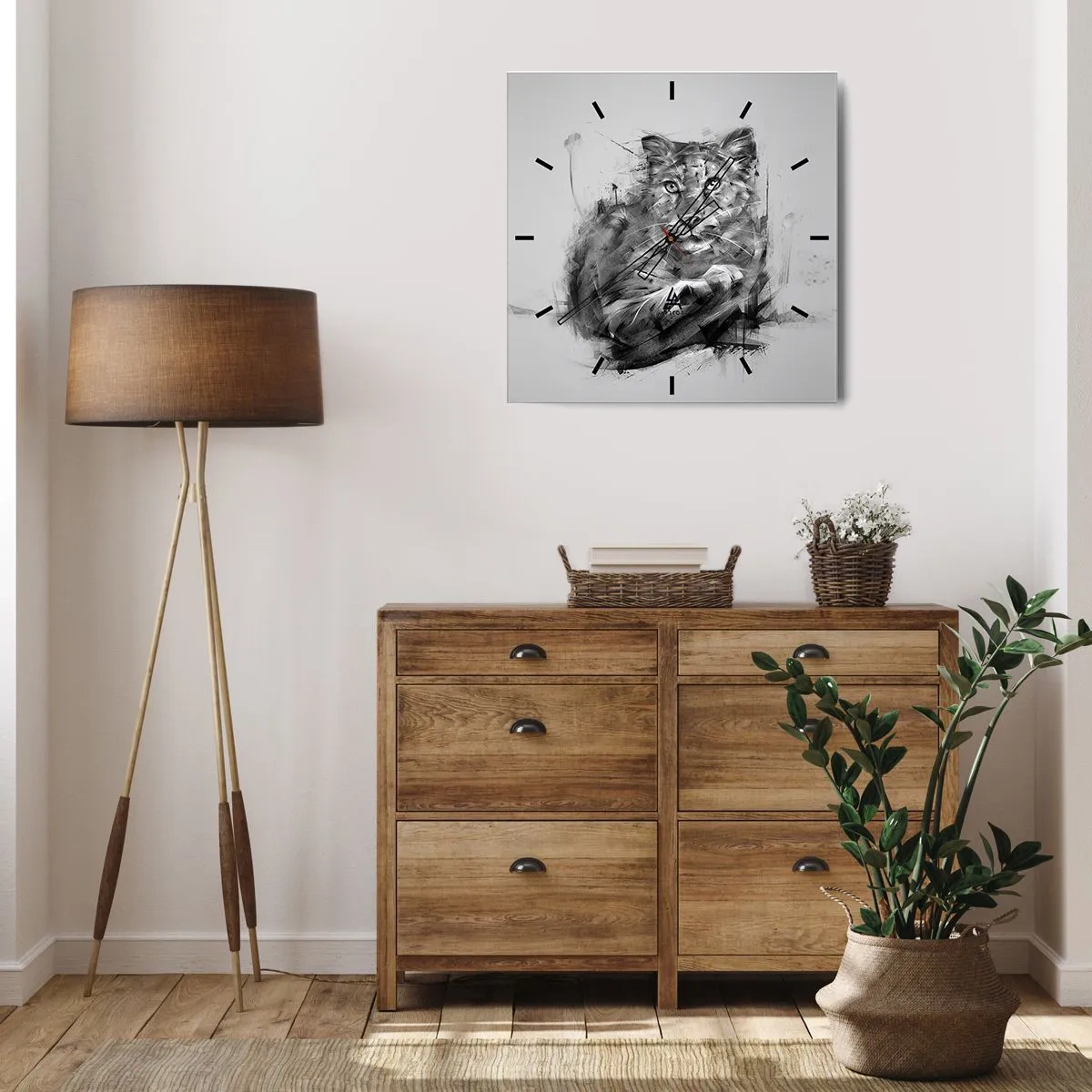 Zegar ścienny - Czarno-biały portret lwa w artystycznym stylu z dynamicznymi pociągnięciami - 30x30cm - Tak, słucham uważnie - Nowoczesna dekoracja ścienna do salonu i sypialni ARTTOR