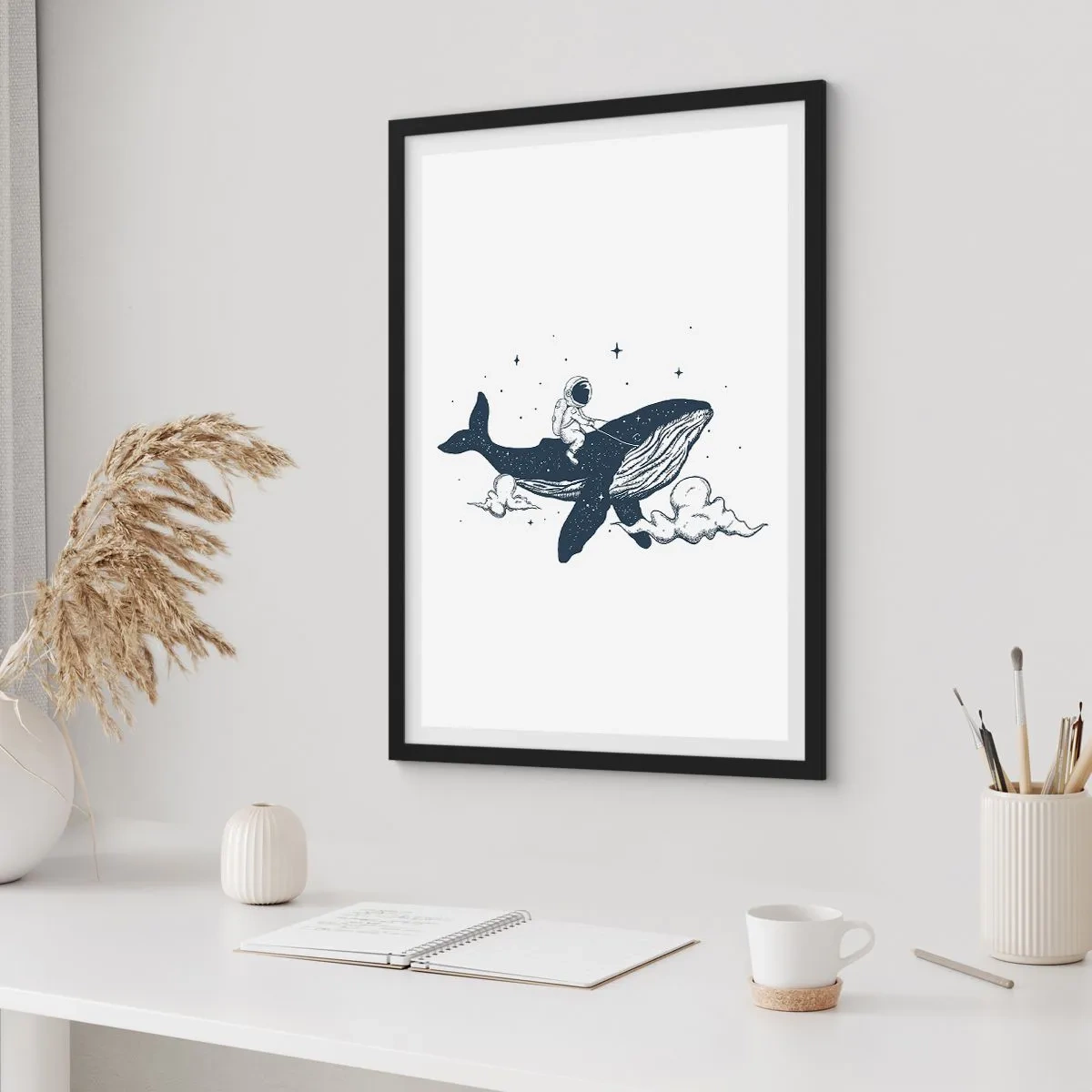 Plakat w czarnej ramie - Kolorowa ilustracja rakiety kosmicznej lecącej wśród gwiazd - 50x70cm - Kosmiczna przygoda - Nowoczesna dekoracja ścienna do salonu i sypialni ARTTOR