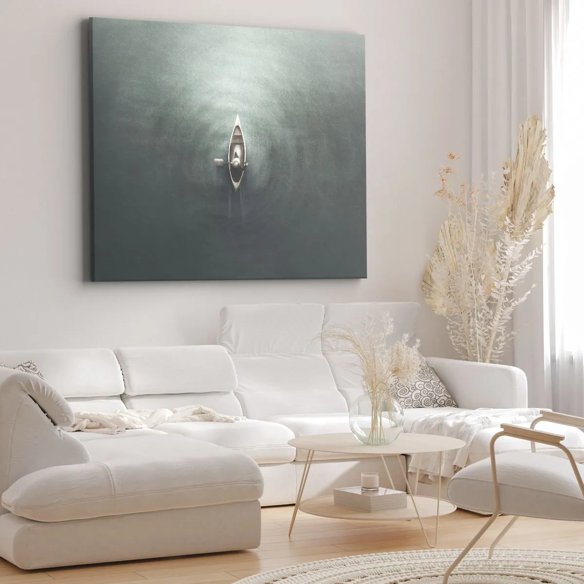 Obraz na płótnie - Samotna łódź na spokojnej wodzie w minimalistycznej scenerii - 70x50cm - Przez księżycowe jezioro - Nowoczesna dekoracja ścienna do salonu i sypialni ARTTOR