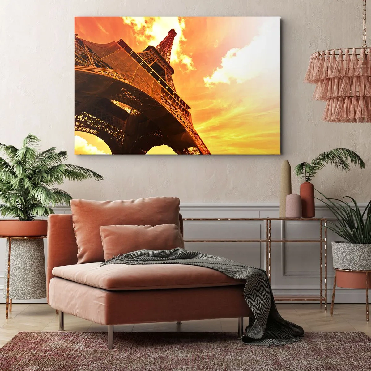 Obraz na płótnie - Wieża Eiffla na tle złotego nieba podczas zachodu słońca - 70x50cm - Monumentalna, bo pozłacana słońcem - Nowoczesna dekoracja ścienna do salonu i sypialni ARTTOR