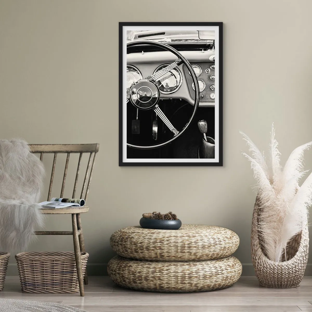Plakat w czarnej ramie - Wnętrze zabytkowego samochodu w monochromatycznym stylu - 50x70cm - Marzenie kolekcjonera - Nowoczesna dekoracja ścienna do salonu i sypialni ARTTOR