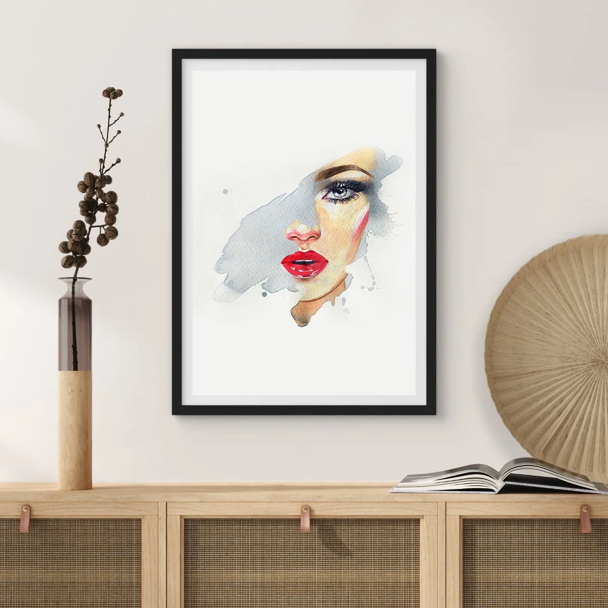 Plakat w czarnej ramie - Akwarelowy portret kobiety z czerwonymi ustami - 50x70cm - Odbicie w kropli wody - Nowoczesna dekoracja ścienna do salonu i sypialni ARTTOR