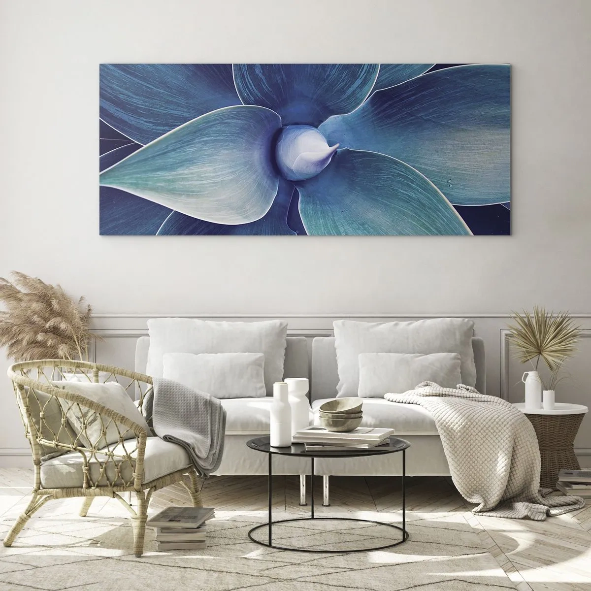 Obraz na szkle - Zbliżenie na abstrakcyjny kwiat w odcieniach błękitu - 120x50cm - Zbłękitniały od nieba - Nowoczesna dekoracja ścienna do salonu i sypialni ARTTOR