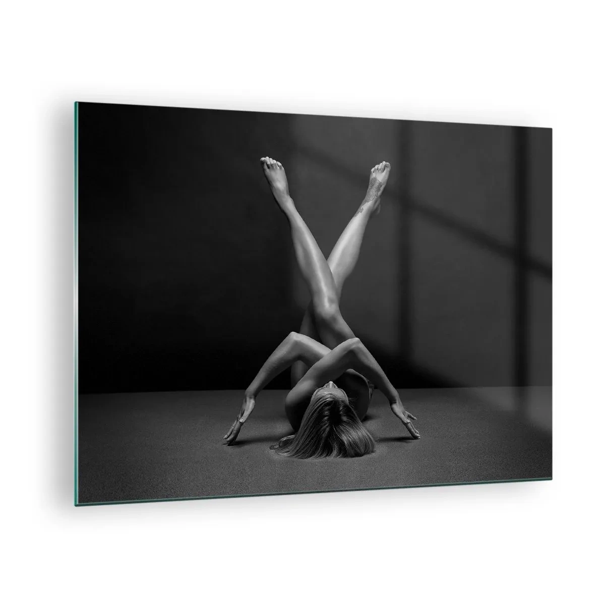 Obraz na szkle - Akt kobiecy w geometrycznej kompozycji ciała - 70x50cm - Geometria nagości - Nowoczesna dekoracja ścienna do salonu i sypialni ARTTOR