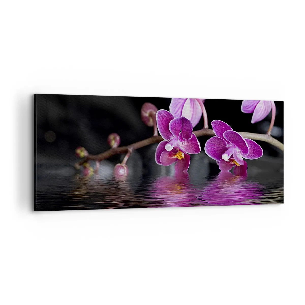 Obraz na płótnie - Fioletowe orchidee nad spokojną wodą na tle czarnym - 120x50cm - Liliowe odbicie piękna - Nowoczesna dekoracja ścienna do salonu i sypialni ARTTOR