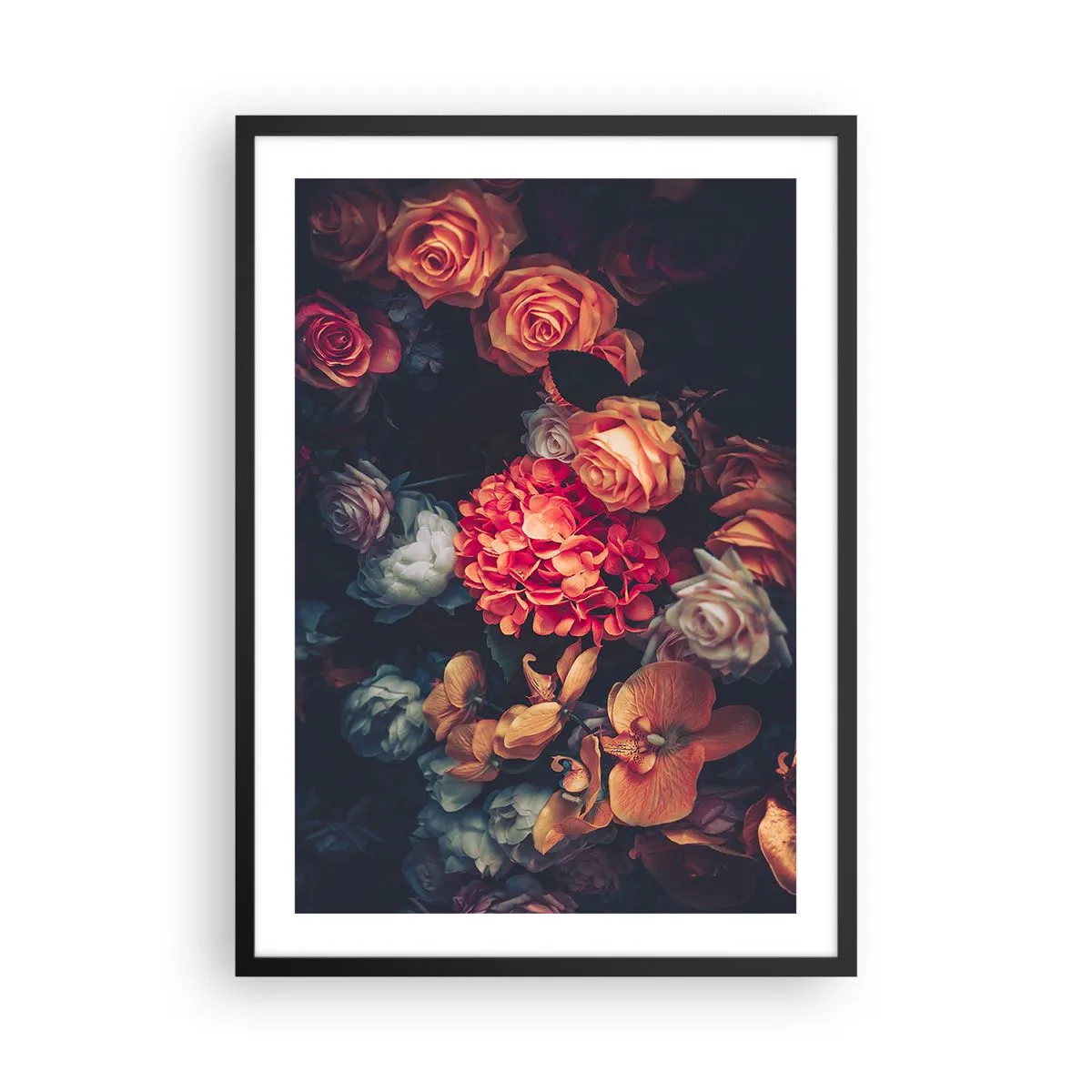 Plakat w czarnej ramie - Kompozycja ciemnych kwiatów z nutą barokowej estetyki - 50x70cm - Jak u holenderskich mistrzów - Nowoczesna dekoracja ścienna do salonu i sypialni ARTTOR