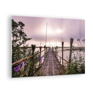 Obraz na szkle - Bambusowy pomost prowadzący przez jezioro, otoczony roślinnością i kwiatami - 70x50cm - Spokój i cisza Azji - Nowoczesna dekoracja ścienna do salonu i sypialni ARTTOR