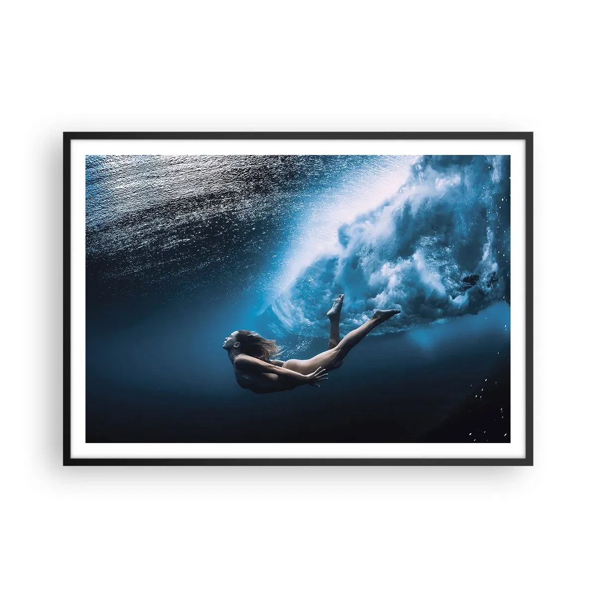 Plakat w czarnej ramie - Podwodny kadr z kobietą i bąbelkami powietrza - 100x70cm - Współczesna syrena - Nowoczesna dekoracja ścienna do salonu i sypialni ARTTOR