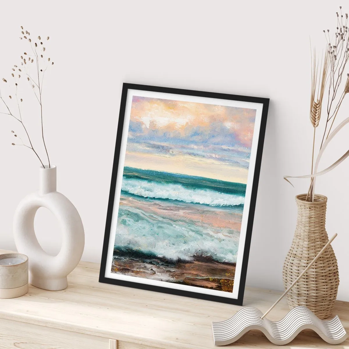 Plakat w czarnej ramie - Morskie fale o zachodzie słońca - 50x70cm - Tutaj wygładzisz duszę - Nowoczesna dekoracja ścienna do salonu i sypialni ARTTOR