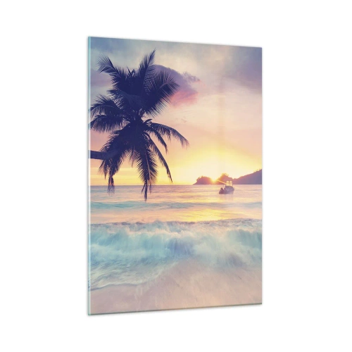 Obraz na szkle - Plaża z palmą o zachodzie słońca z łodzią na horyzoncie - 50x70cm - Wieczór w zatoce - Nowoczesna dekoracja ścienna do salonu, kuchni i sypialni ARTTOR
