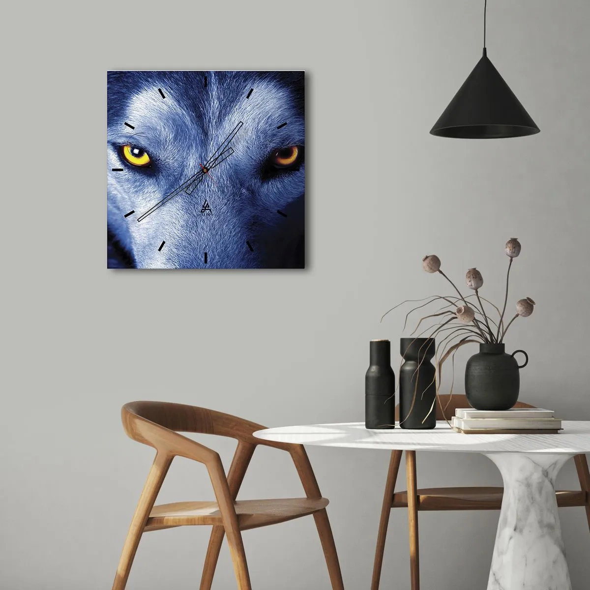 Zegar ścienny - Hipnotyzujące spojrzenie - 30x30 cm