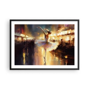 Plakat w czarnej ramie - Balerina tańcząca na tle oświetlonej sceny - 70x50cm - Cud na ulicy - Nowoczesna dekoracja ścienna do salonu i sypialni ARTTOR