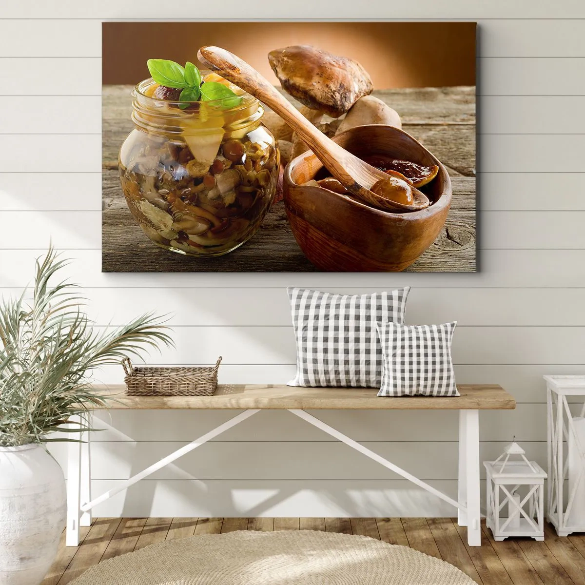 Obraz na płótnie - Naturalne grzyby w słoiku na rustykalnym stole - 100x70cm - Czy świeży, czy solony, czy jesiennej pory... - Nowoczesna dekoracja ścienna do salonu, kuchni i sypialni ARTTOR