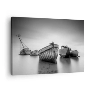 Obraz na płótnie - Opuszczone łodzie na spokojnej wodzie - 70x50cm - Już tylko wspomnienia… - Nowoczesna dekoracja ścienna do salonu i sypialni ARTTOR