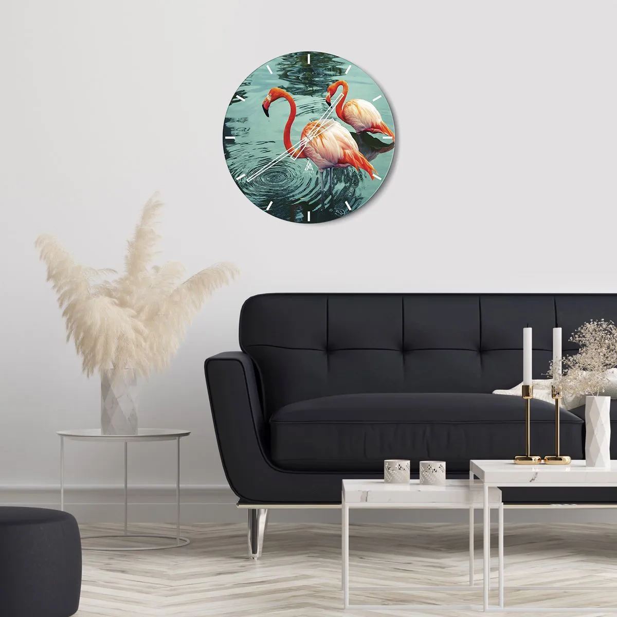 Zegar ścienny - Dwa flamingi na wodzie z odbiciem w spokojnej tafli - 30x30cm - Jesteśmy teraz w modzie - Nowoczesna dekoracja ścienna do salonu, kuchni i sypialni ARTTOR