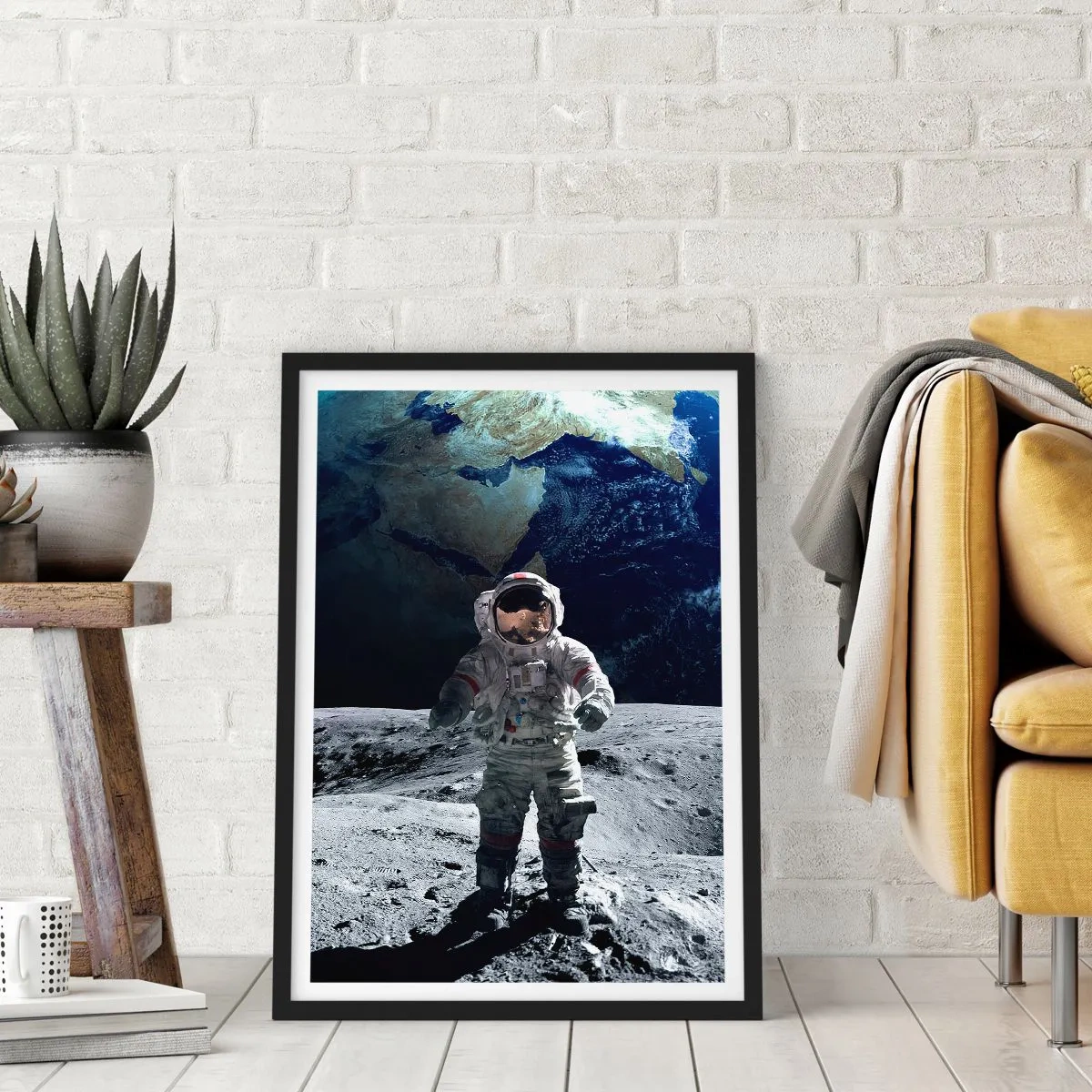 Plakat w czarnej ramie - Pozdrowienia z Księżyca - 70x100 cm