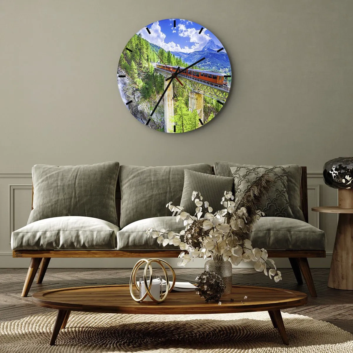 Zegar ścienny - Czerwony pociąg jadący przez most w alpejskim krajobrazie - 30x30cm - Kolej na Alpy - Nowoczesna dekoracja ścienna do salonu, kuchni i sypialni ARTTOR