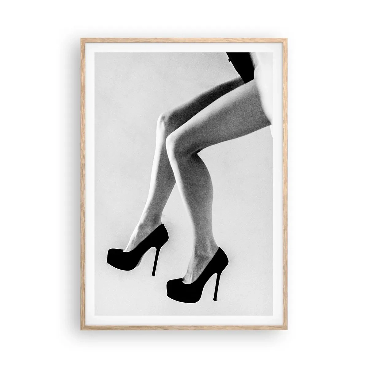 Plakat w ramie jasny dąb - Wieczna kobiecość - 70x100 cm