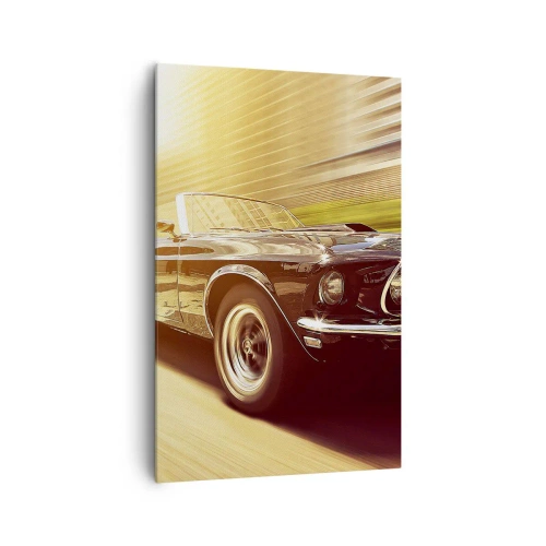 Obraz na płótnie - Klasyczny samochód w ruchu na tle miejskiej scenerii - 80x120cm - 1967 - powrót legendy - Nowoczesna dekoracja ścienna do salonu i sypialni ARTTOR