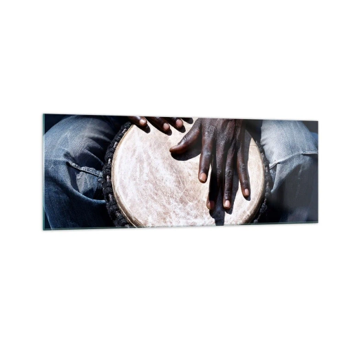 Obraz na szkle - Ręce grające na bębnie djembe w dynamicznej kompozycji - 140x50cm - Żyj w swoim rytmie - Nowoczesna dekoracja ścienna do salonu i sypialni ARTTOR