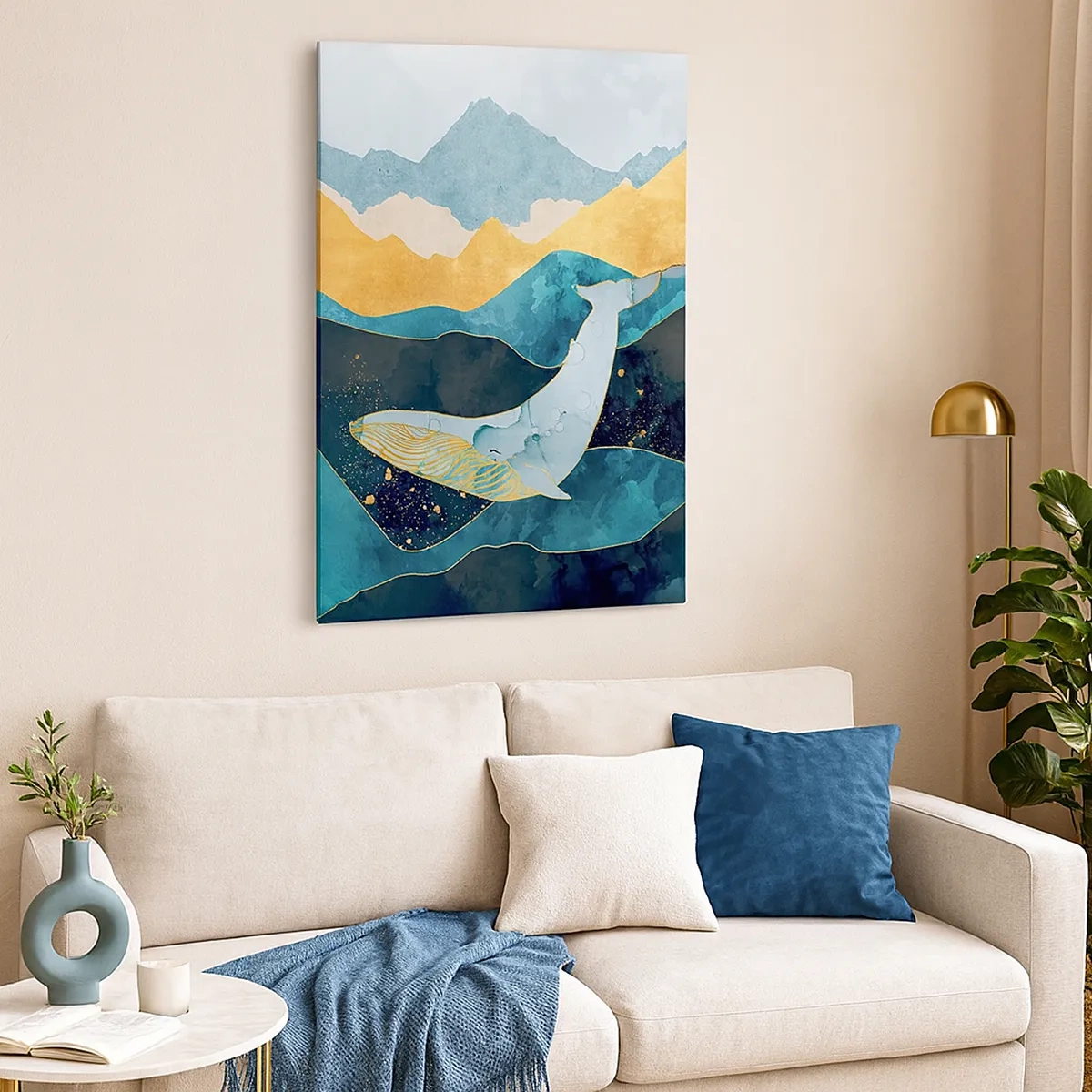 Obraz na płótnie - Abstrakcyjny wieloryb wśród fal i gór w odcieniach błękitu i złota - 50x70cm - Chłodne piękno północy - Nowoczesna dekoracja ścienna do salonu, kuchni i sypialni ARTTOR