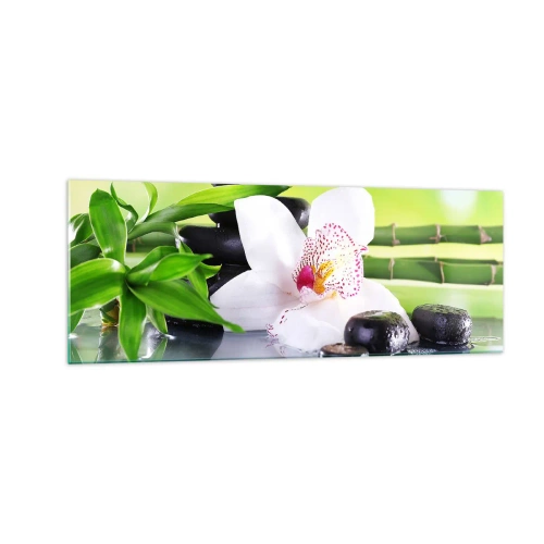 Obraz na szkle - Orchidea, kamienie i bambus w harmonijnej kompozycji spa - 140x50cm - Chłodna świeżość - Nowoczesna dekoracja ścienna do salonu i sypialni ARTTOR