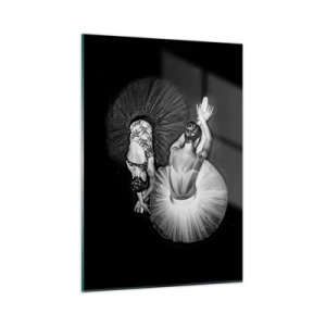 Obraz na szkle - Dwie baletnice w pozie odpoczynku ubrane w czarne i białe tutu - 50x70cm - Jin i jang – idealna równowaga - Nowoczesna dekoracja ścienna do salonu, kuchni i sypialni ARTTOR