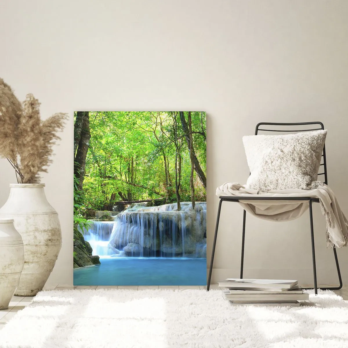 Obraz na szkle - Wodospad wśród zielonych drzew z błękitną wodą w naturalnym otoczeniu - 70x100cm - Utonąć w turkusie i w zieleni - Nowoczesna dekoracja ścienna do salonu i sypialni ARTTOR