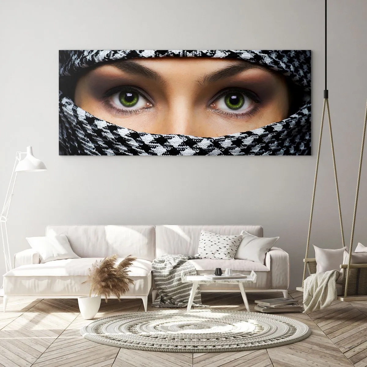 Obraz na szkle - Zielone oczy kobiety ukryte za wzorzystym materiałem w czerni i bieli - 120x50cm - Portret zakwefionej zielonookiej piękności - Nowoczesna dekoracja ścienna do salonu i sypialni ARTTOR