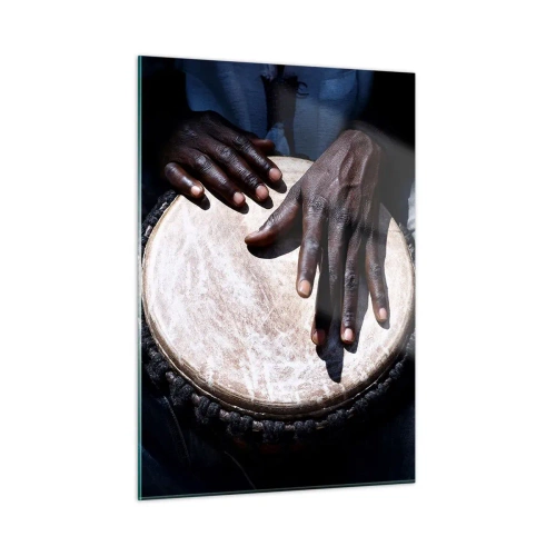 Obraz na szkle - Dłonie grające na bębnie djembe w bliskim ujęciu - 50x70cm - Żyj w swoim rytmie - Nowoczesna dekoracja ścienna do salonu, kuchni i sypialni ARTTOR