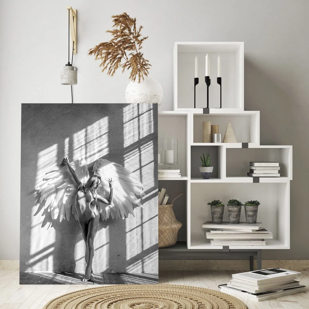 Obraz na szkle - Kobieta w skrzydłach anioła na tle cienia okna - 80x120cm - Wprost z nieba - Nowoczesna dekoracja ścienna do salonu i sypialni ARTTOR