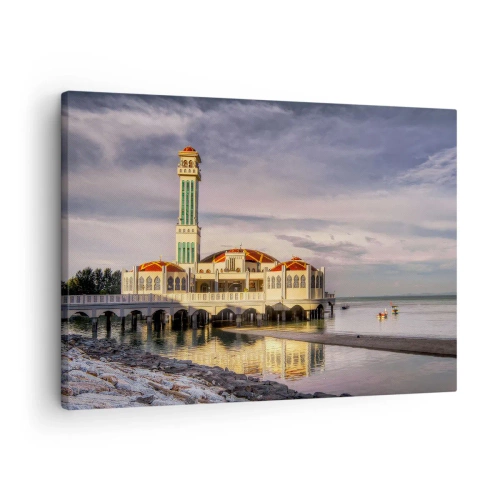 Obraz na płótnie - Okazały budynek z minaretem na wodzie otoczony spokojnym krajobrazem - 70x50cm - Swiątynia natury - Nowoczesna dekoracja ścienna do salonu i sypialni ARTTOR