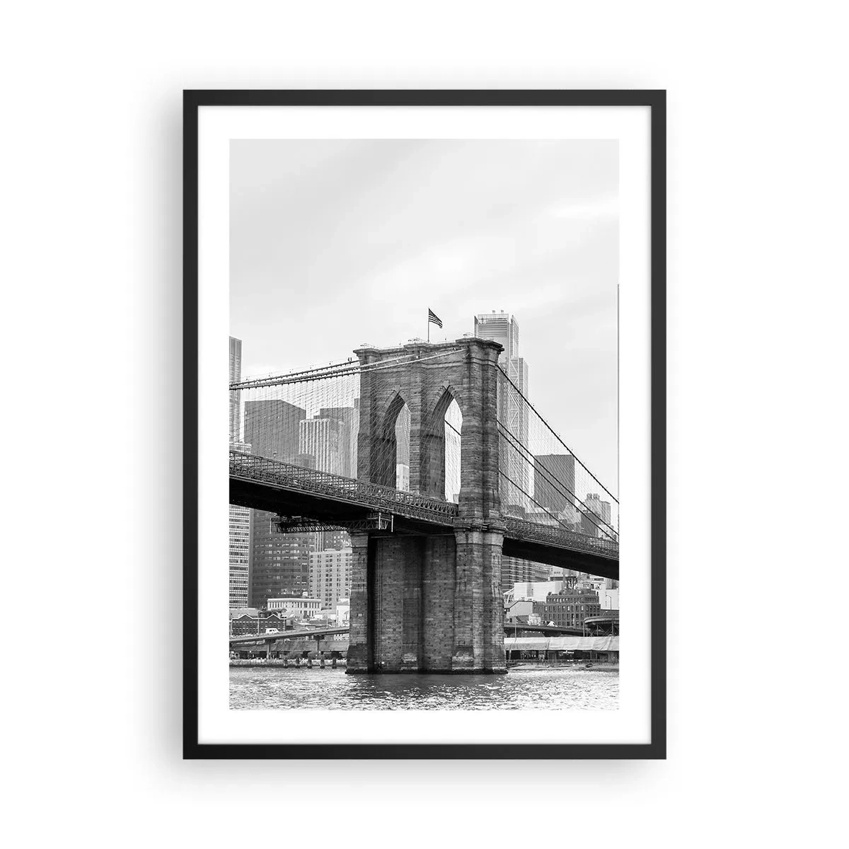 Plakat w czarnej ramie - Brooklyn Bridge w monochromatycznym ujęciu - 50x70cm - Nowojorskie klimaty - Nowoczesna dekoracja ścienna do salonu i sypialni ARTTOR