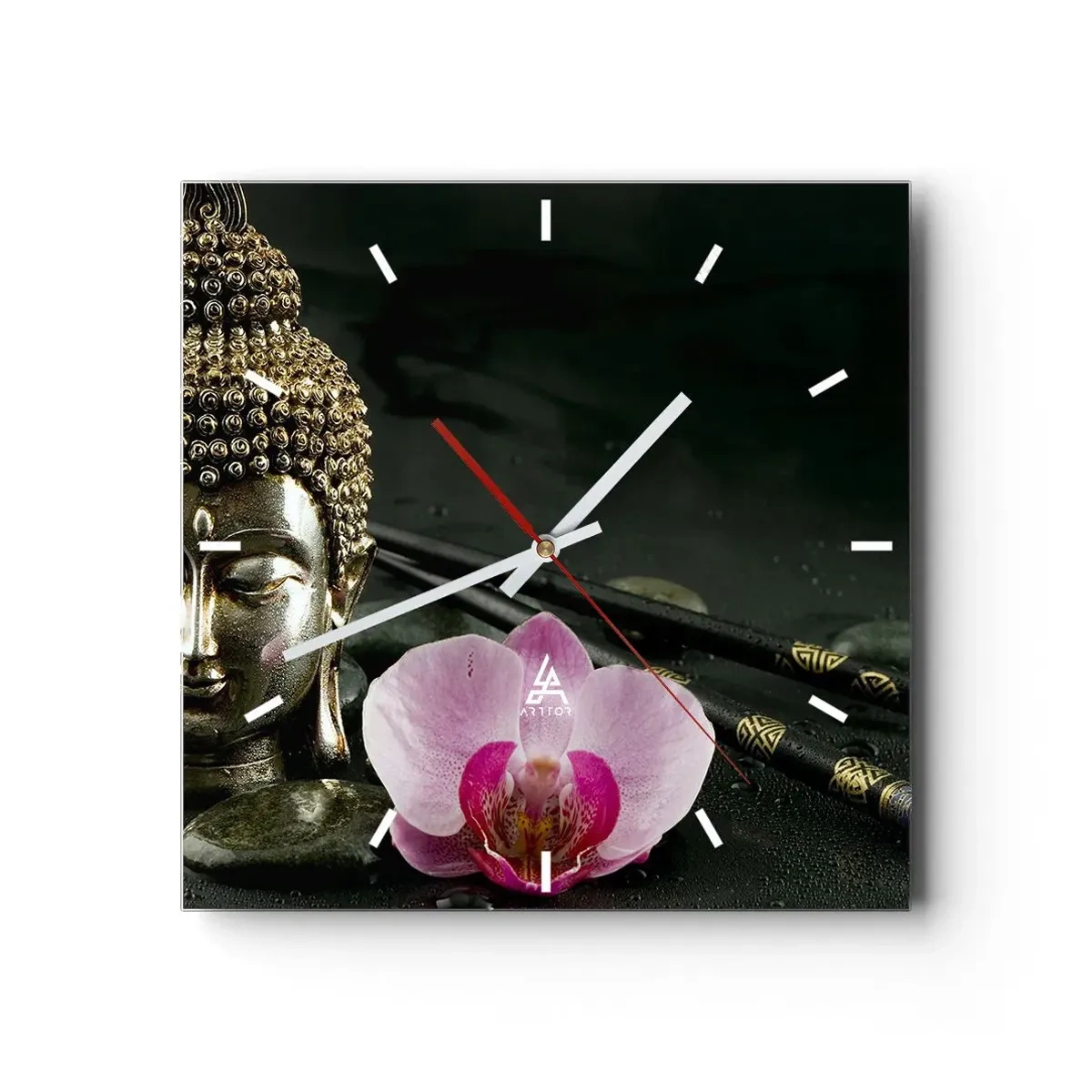 Zegar ścienny - Posążek Buddy z orchideą i pałeczkami na tle kamieni - 30x30cm - Harmonia mądrości i piękna - Nowoczesna dekoracja ścienna do salonu i sypialni ARTTOR