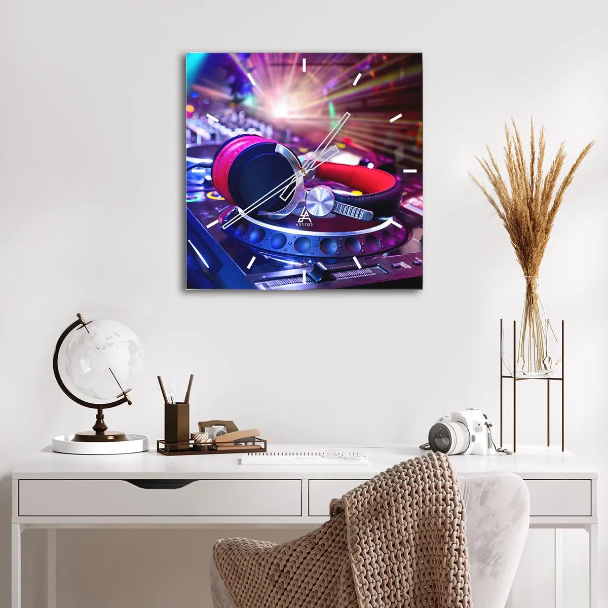 Zegar ścienny - Będzie, będzie się działo - 40x40 cm